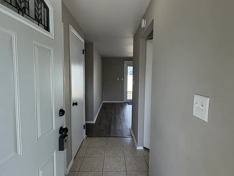 2504 Campbell Dr — Photo 4
