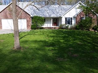 11226 E Maywood Ct, Effingham, IL 62401