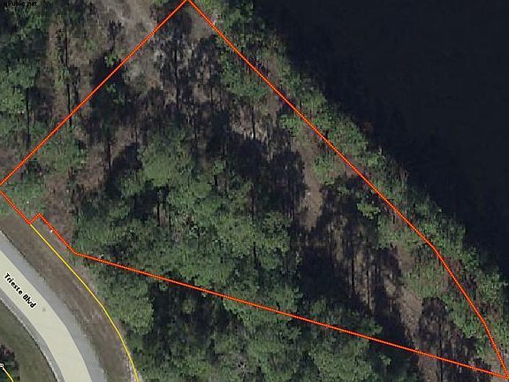 3rd image of 204 Trieste Blvd