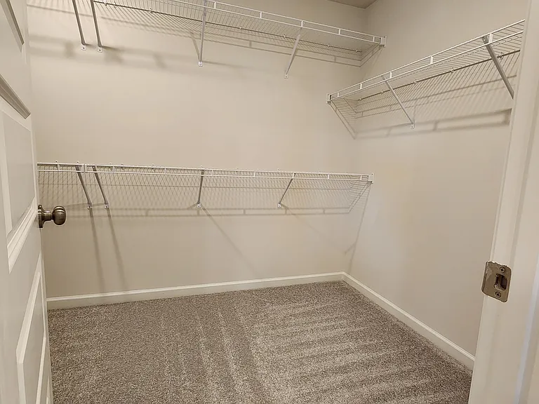 5028 Mifford Ct — Photo 13