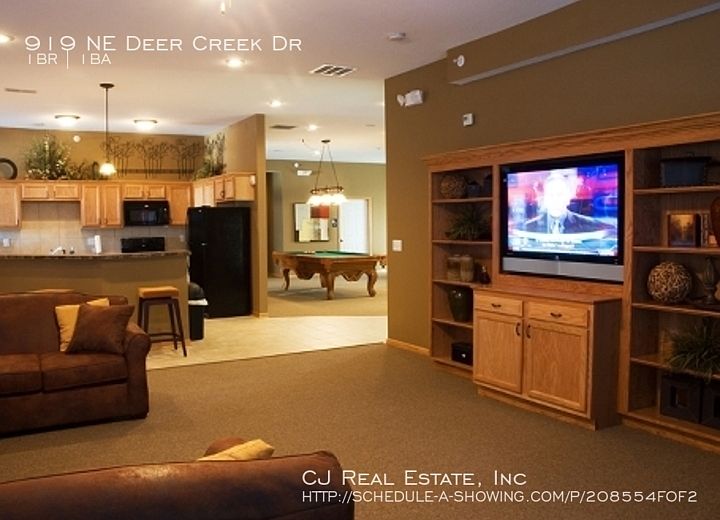 2nd image of 919 NE Deer Creek Dr
