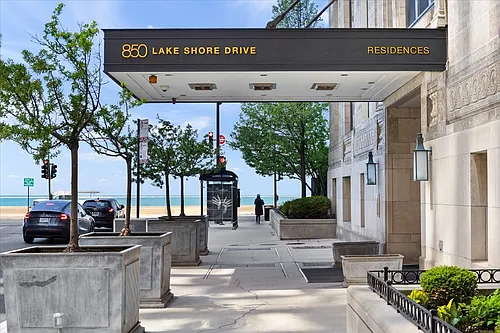 850 N Lake Shore Dr Photo 1