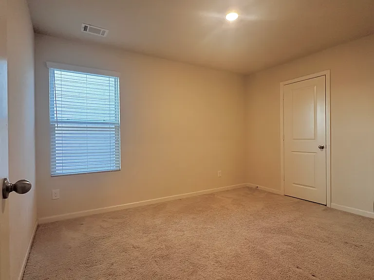 916 Independence Ave — Photo 34