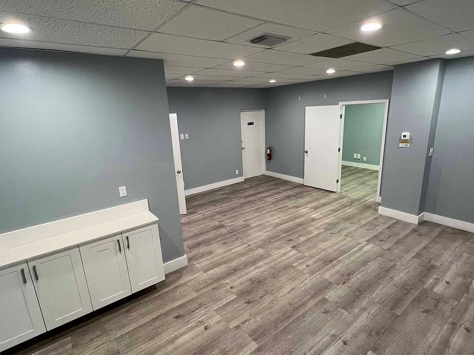 1st image of 5555 Hollywood Blvd #100