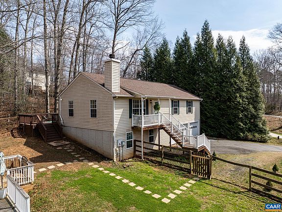 3rd image of 1029 W Daffodil Rd