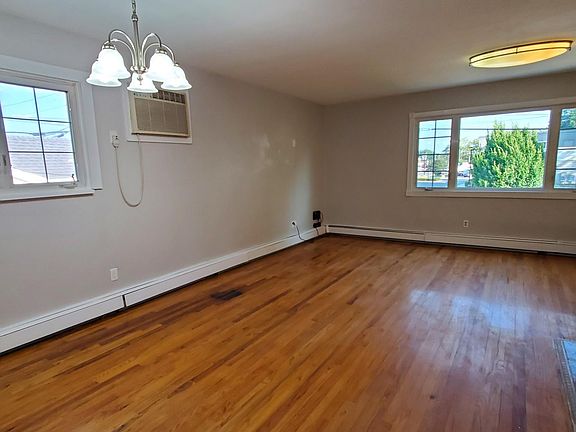 5th image of 30 Kenmore St