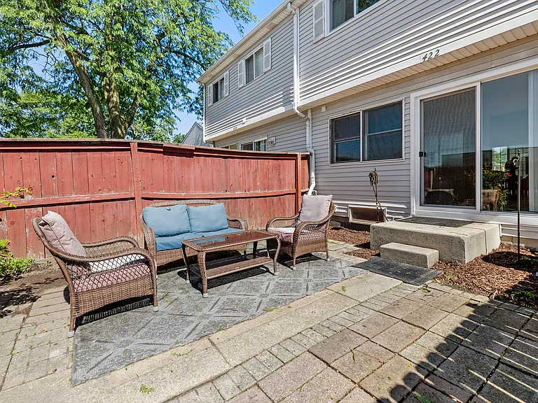 422 Gainsborough Ct #422 — Photo 21