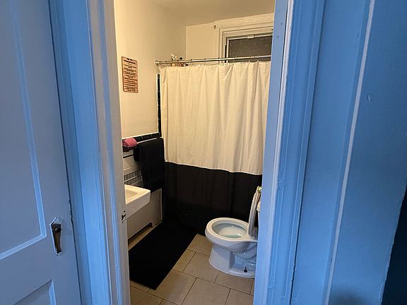4th image of 1434 E Hunting Park Ave Unit 1
