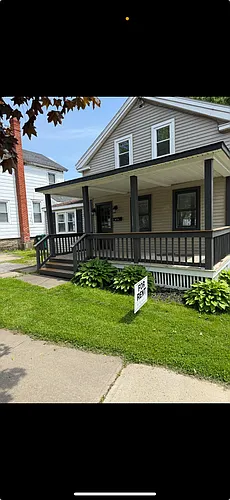 186 W Seneca St Photo 1