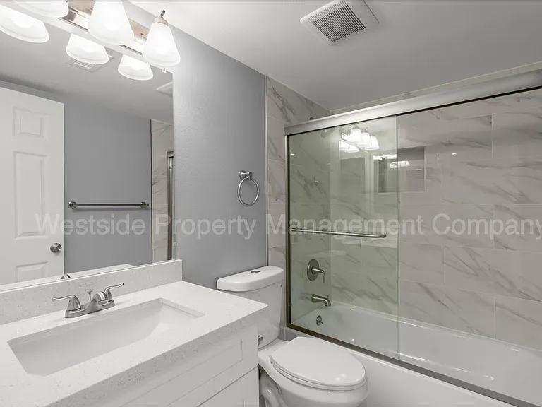 3340 Cabrillo Ave #3 — Photo 6