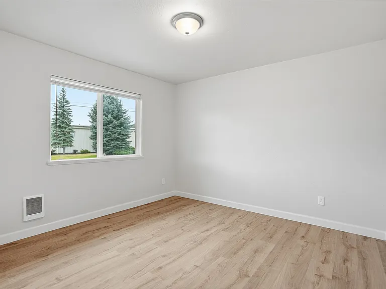 3440 N Huetter Rd #1 — Photo 19