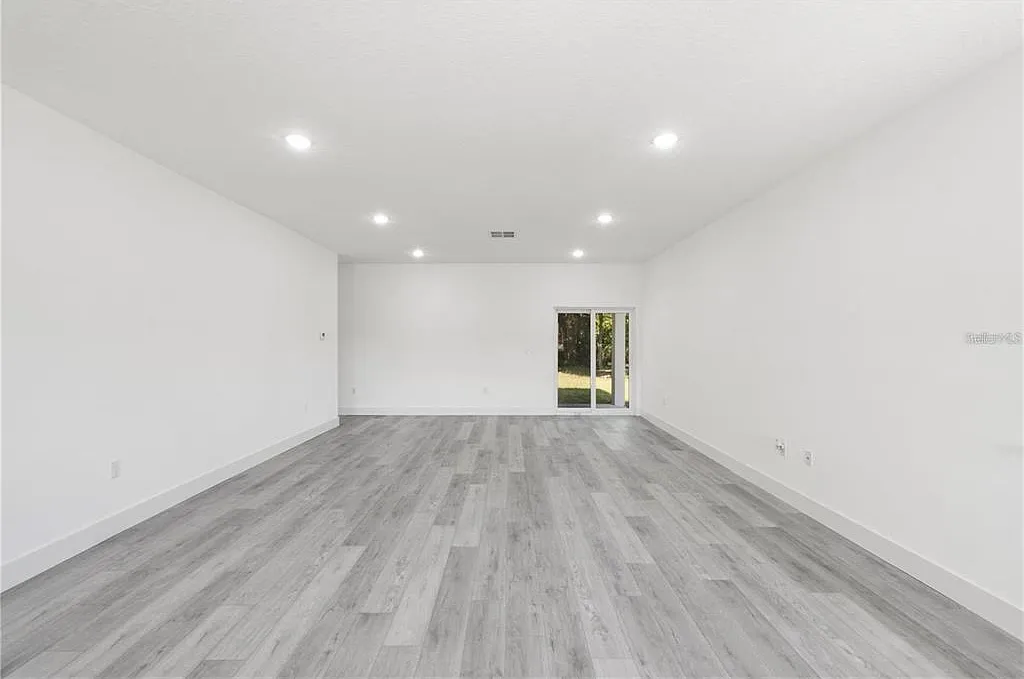 3 bed, 2.0 bath, 1413 sqft, $2,795 — Photo 4