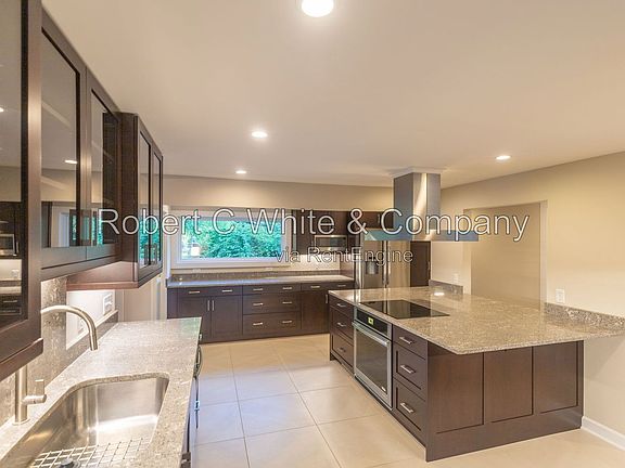 3rd image of 16 Sunbrook Rd
