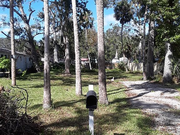 2nd image of 1054 N Green Acres Cir
