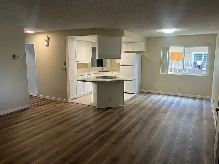 2228 Manchester Ave — Photo 3