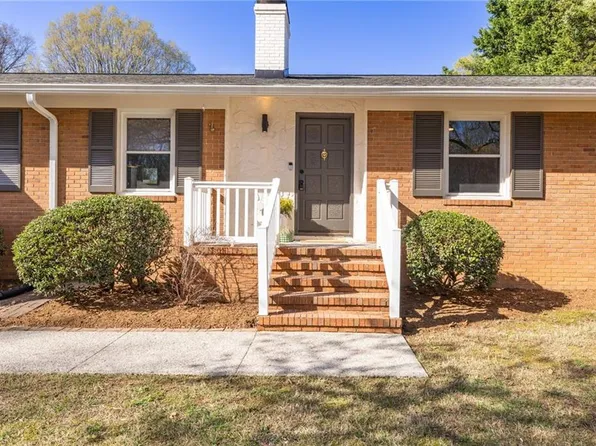 6112 Lea Ray Dr, Greensboro, NC 27410