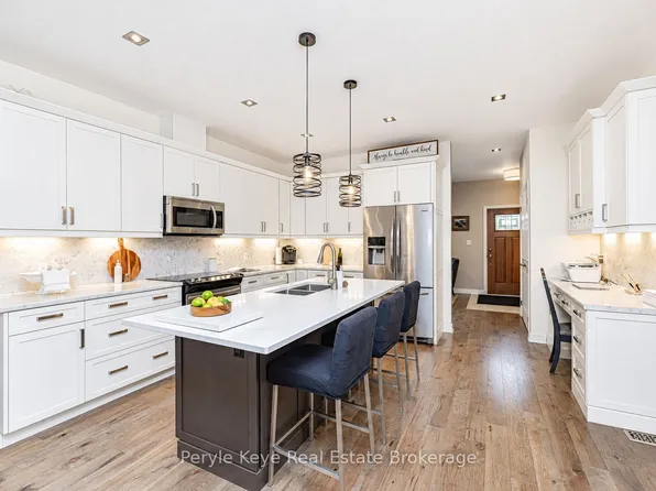6 Serenity Place Cres, Huntsville, ON P1H 0C4