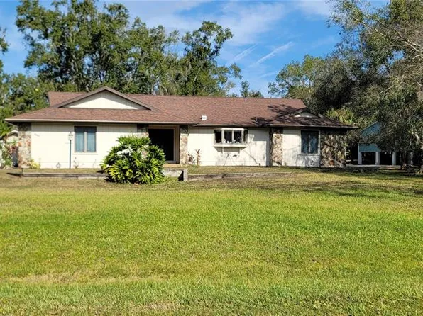 3664 Walden Pond Dr, Sarasota, FL 34240