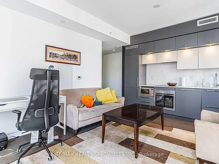 15 Grenville St #609 — Photo 30