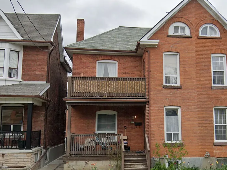 371 Saint Clarens Ave #BASEMENT — Photo 12
