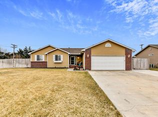 329 E 37th Ave, Hutchinson, KS 67502