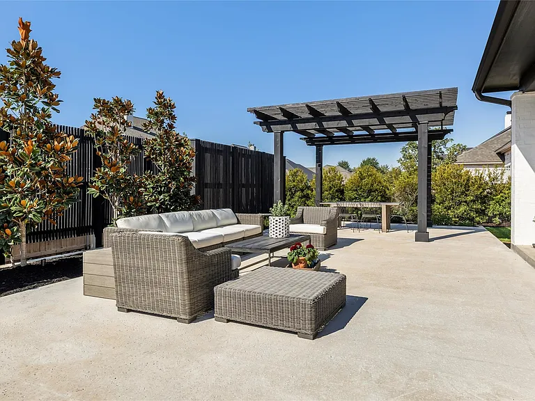 2033 Pebble Bend Dr — Photo 42