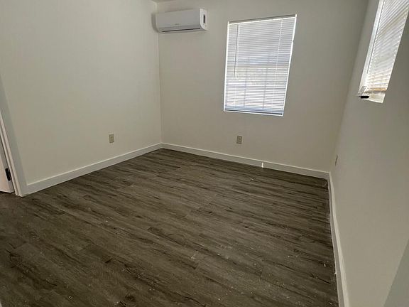 4th image of 612 S Pine St #612