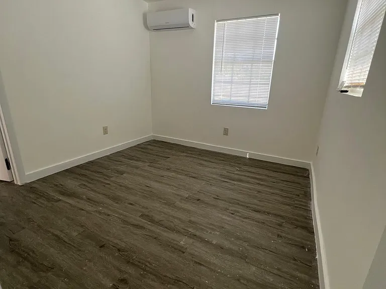 612 S Pine St #612 — Photo 4