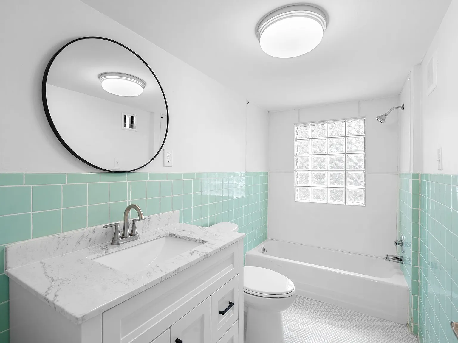 5 bed, 1930 sqft, $2,900 — Photo 4