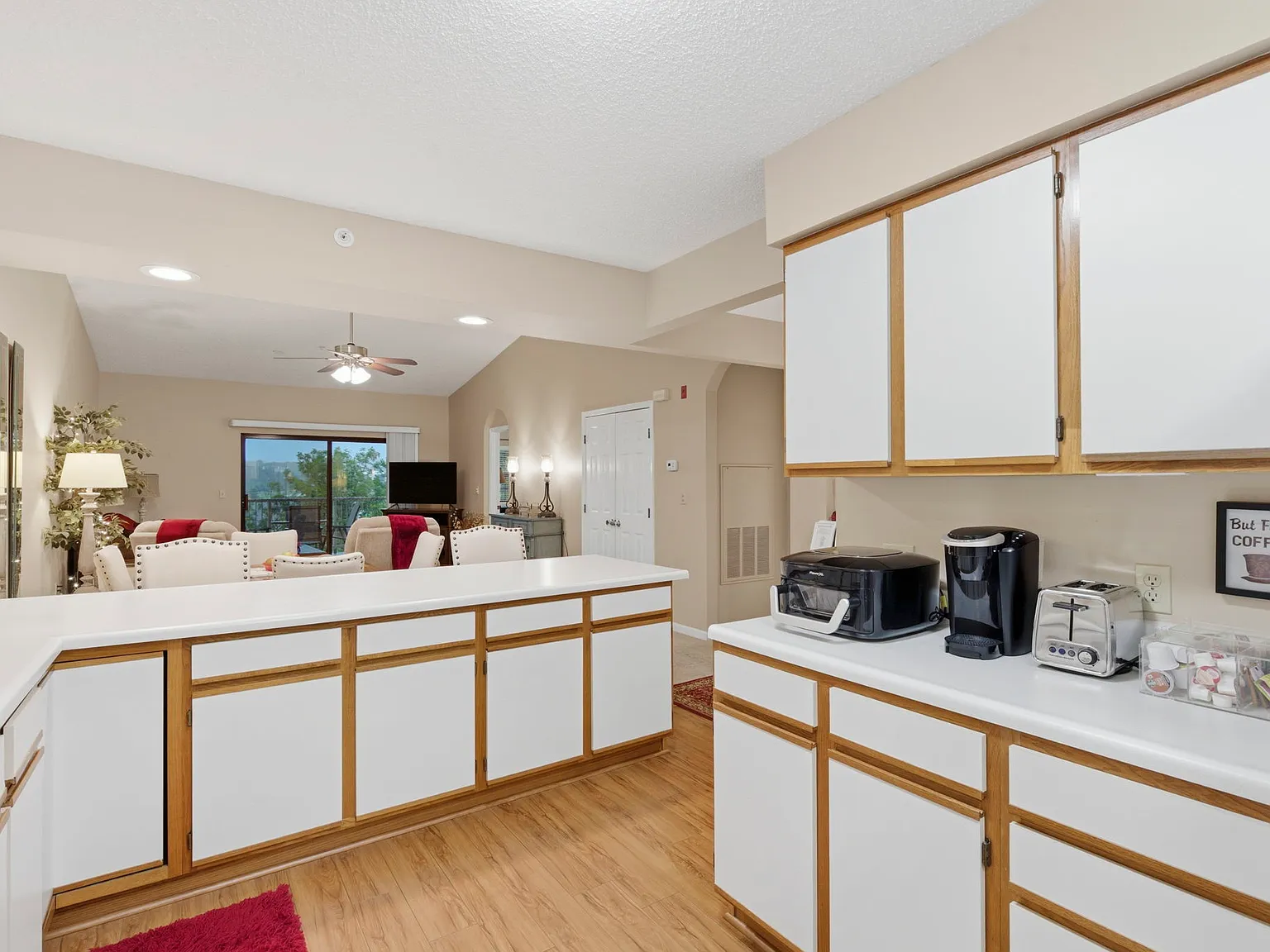 2 bed, 1376 sqft, $2,000 — Photo 4