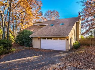 11 Fawn Hill Rd, Burlington, CT 06013