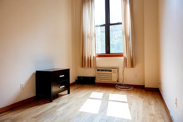 Rented by Easy Rental LLC | media 63