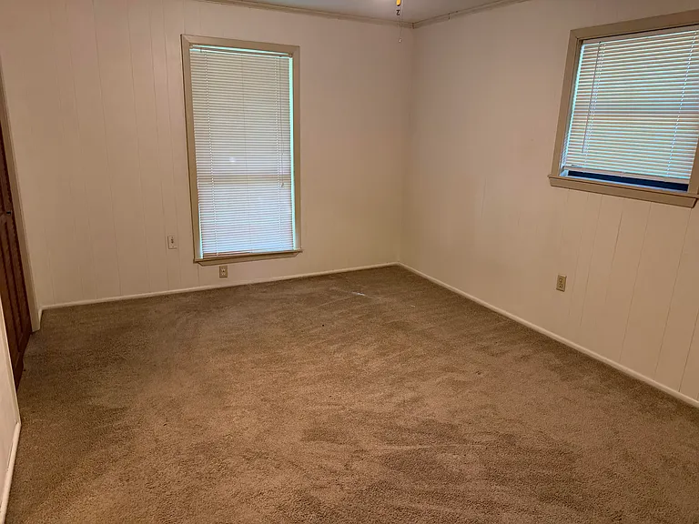 1909 Live Oak Dr — Photo 6