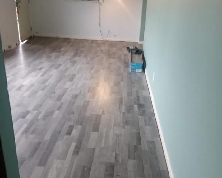 1446 S Governors Ave — Photo 1