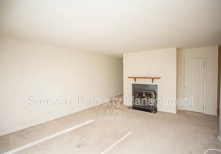 2147 Harbour Dr — Photo 9
