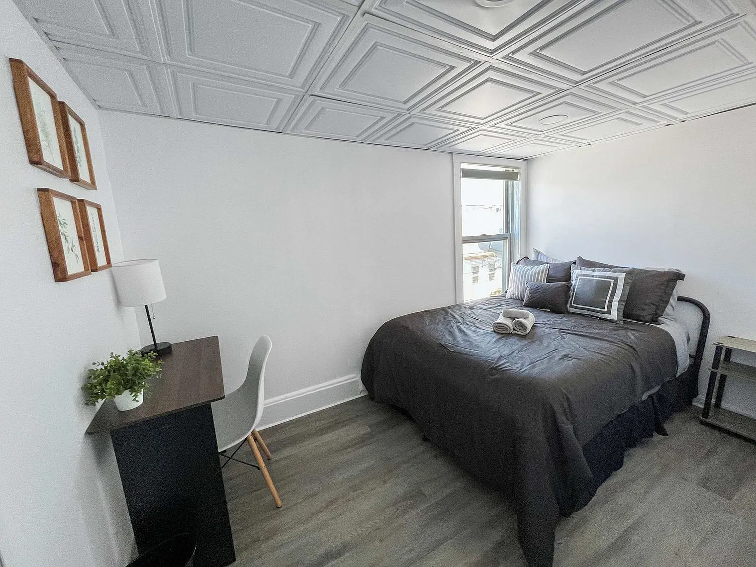 2 bed, 1.0 bath, 742 sqft, $4,224 — Photo 4