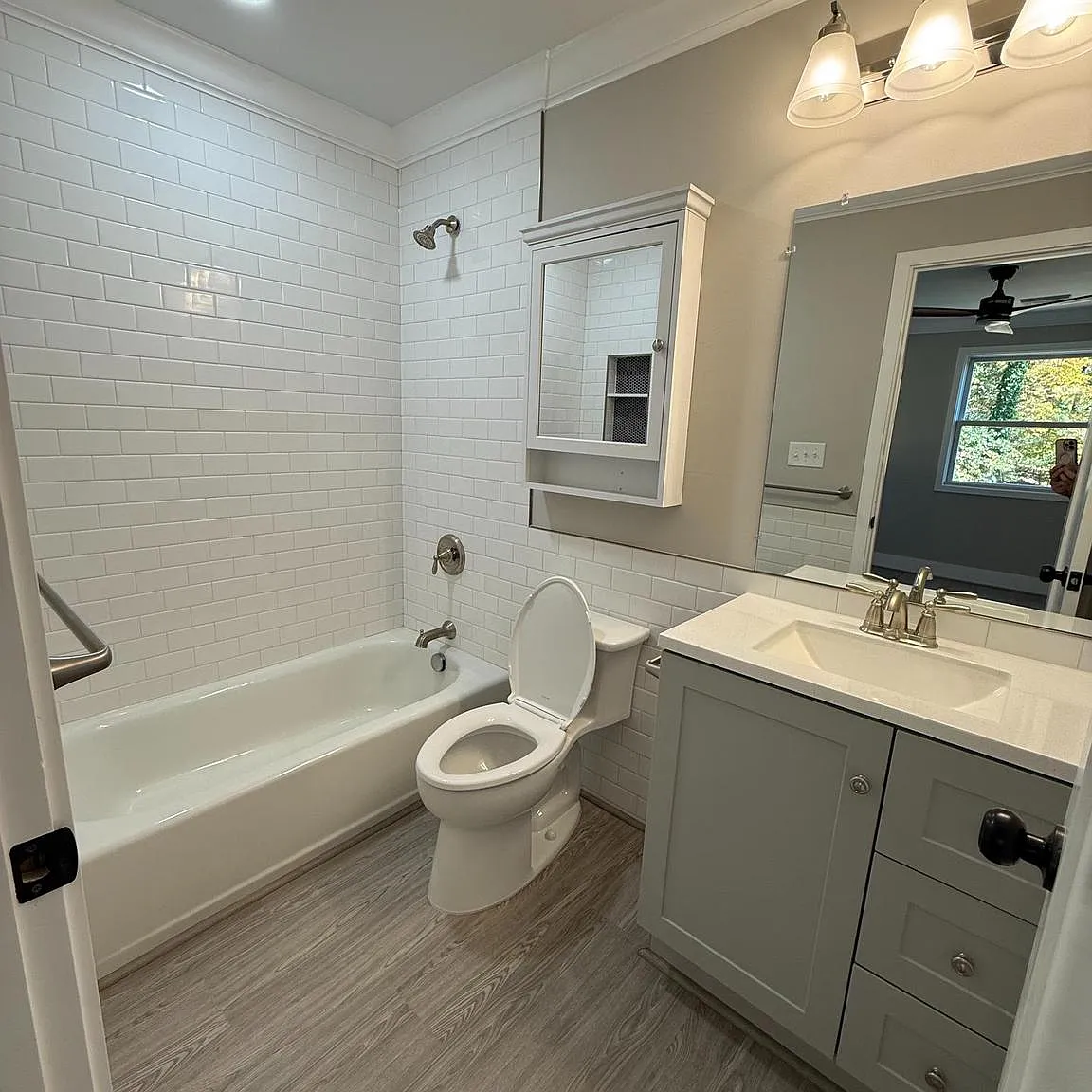 3 bed, 3.5 bath, 1760 sqft, $4,400 — Photo 4