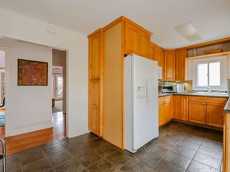 1203 S Rimpau Blvd — Photo 24