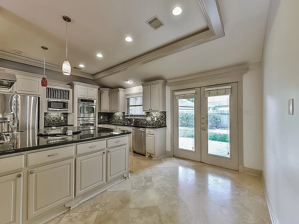 4 bed, 3.5 bath, 2862 sqft, $4,350 — Photo 4