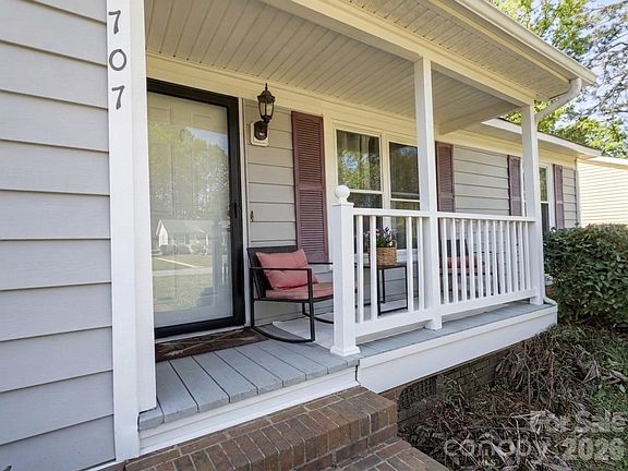 3rd image of 707 Finley Rd