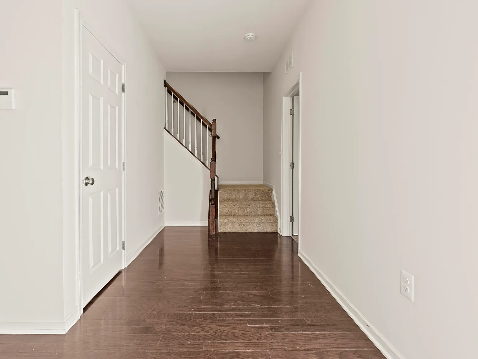 4 bed, 3.5 bath, 2192 sqft, $3,300 — Photo 2