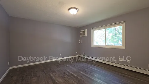 204 4th St NW #1 Photo 1