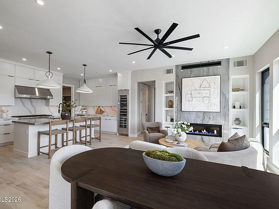 5th image of 84 Caballada St