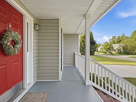 5th image of 233 Crown Point Rd