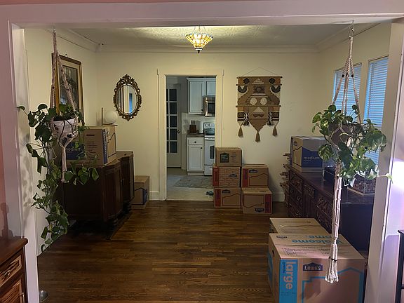 Dining room (unfurnished)