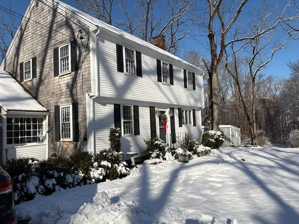 212 S Main St, Cohasset, MA 02025