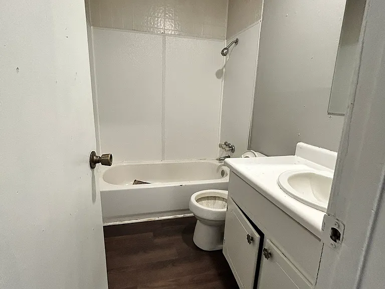 901 E 29th Ave #10 — Photo 4