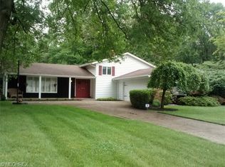 25029 Heather Ln, Richmond Heights, OH 44143