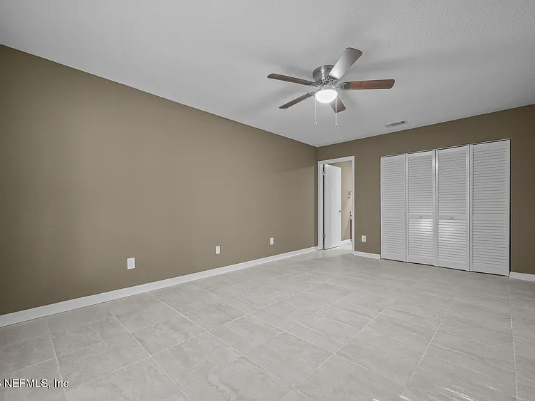 7528 Jasper Ave — Photo 10