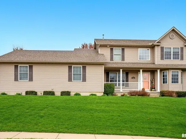 5968 Star View Dr, Bettendorf, IA 52722